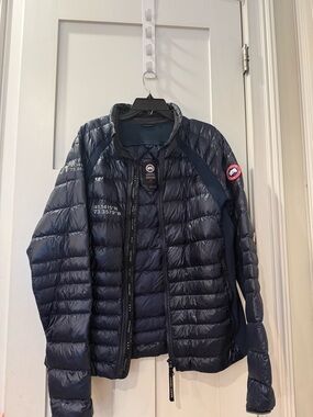 Canada Goose Men’s Navy Lightweight Packable Down Jacket